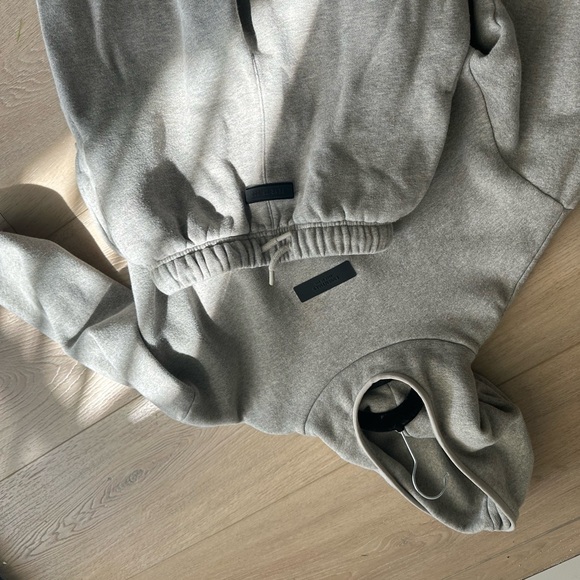 Essentials Gray Kids Matching Set - Picture 3 of 4